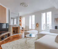 Stylish Hideaway in Paris’ Fashion district Champs-Élysées