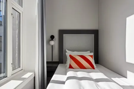 Large Studio with Kitchen - Single Bed , Accessible
