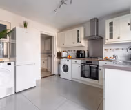 3 Bed Lakeside Ave Thamesmead SE28