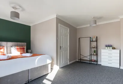 3 Bed Thamesmead SE28