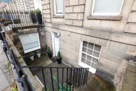 Beautiful 3 bed Apt. on York Place