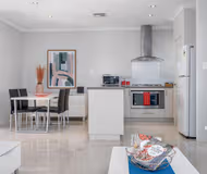 Riseley St 3 BR Serviced Apartment