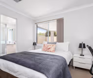 Riseley St 3 BR Serviced Apartment