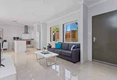Riseley St 3 BR Serviced Apartment