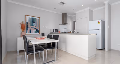 Riseley St 3 BR Serviced Apartment