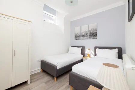 2-Bedroom Apt. on Thistle Street