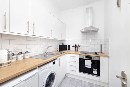 2-Bedroom Apt. on Thistle Street