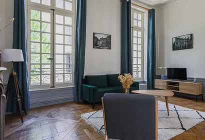 Exceptional 98M² Nestled On Rue Chanoinesse