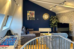 Elegant Duplex Penthouse with Free Parking!