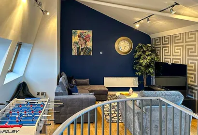 Elegant Duplex Penthouse with Free Parking!