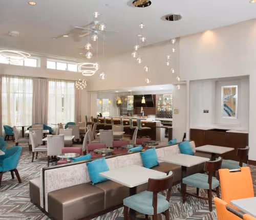 Center Valley Apart hotel