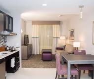 Center Valley Apart hotel