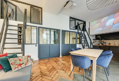 Sleeps 17! Perfect Courtyard Home for a Family Gathering - Canal Saint Martin