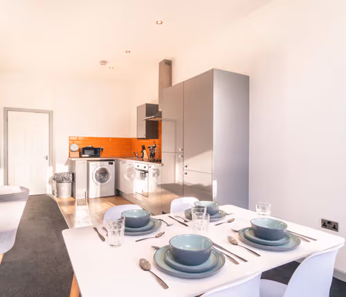 Newspaper House | 2BR