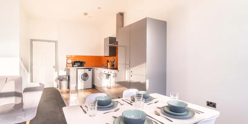 Newspaper House | 2BR