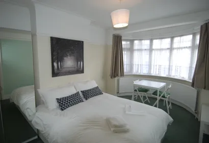 4-bedroom house in North London!