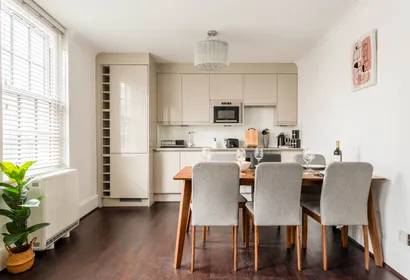 Spacious Bright Cental Brighton Apt - sleeps 8