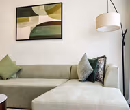 2BDR BEACH FRONT APT WITH SEA VIEW AND BEACH ACCESS - EMAAR BEACH FRON