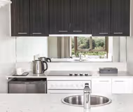 Jolimont Street Serviced Apartment