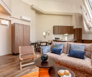 de Villiers Service Apartment