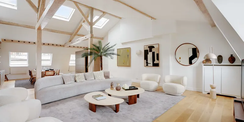 INDULGE IN LUXURY ADORNED WITH PLUSH FURNISHINGS-PENTHOUSE RUE DU HONORE