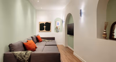 A Full Three Story House In The Latin Quarter, Just 500 Meters From Notre-Dame