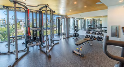 NE John Deshields Apartment