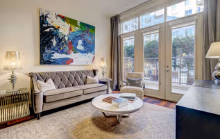 WaterWall Dr Apartment