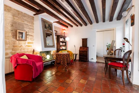 Rue des Fontaines du Temple Serviced Apartment