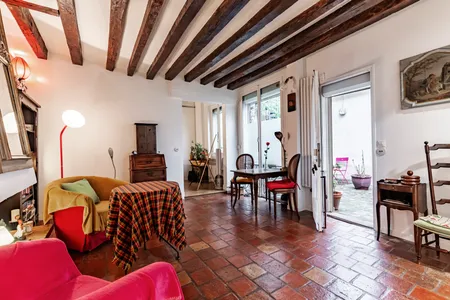 Rue des Fontaines du Temple Serviced Apartment