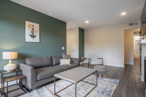 N Alfred St Apartment