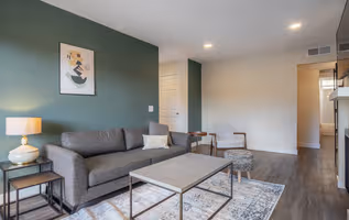 N Alfred St Apartment