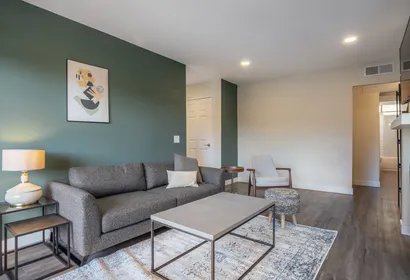 N Alfred St Apartment