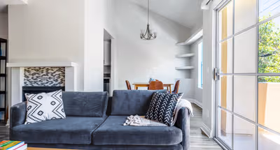 N Alfred St Apartment