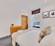 1-bed flat in Broadway Market, Hackney