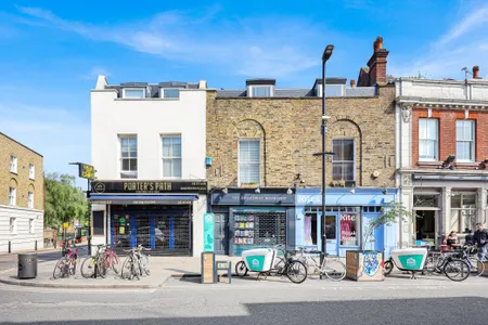 1-bed flat in Broadway Market, Hackney
