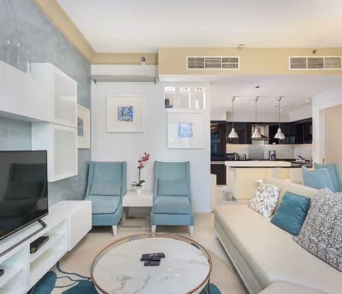 Elegant 3 BR In Signature Tower, Downtown