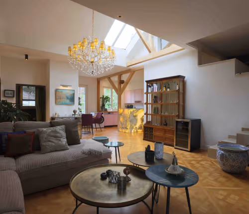 Rue de Service Apartment