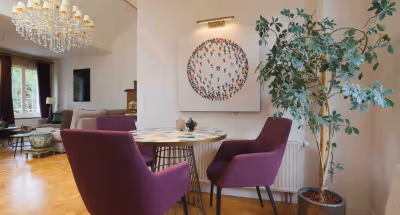 Rue de Service Apartment