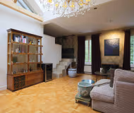 Rue de Service Apartment