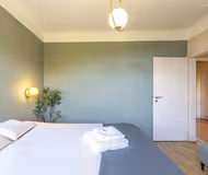 Charming 2BR Apt w/ Balcony & WiFi near Center ID284