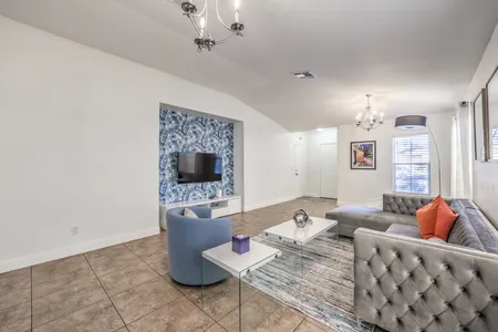 9119 Riding Heights Ave