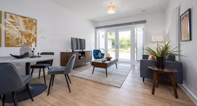 Onsite Gym | Roof Terrace | Free Parking | Balcony | 3 mins walk to train station
