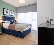 Onsite Gym | Roof Terrace | Free Parking | Balcony | 3 mins walk to train station