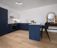 Onsite Gym | Roof Terrace | Free Parking | Balcony | 3 mins walk to train station