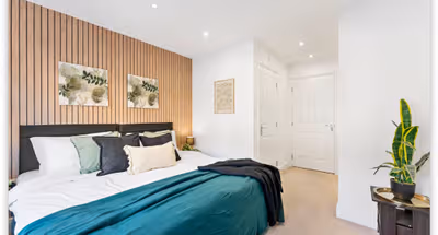 Luxury bedroom at 12 Tatler Close (Oak House)