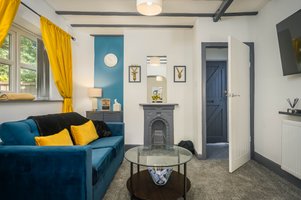 NEW! Stunning Cottage, Sleeps 7, Parking, Smart TV