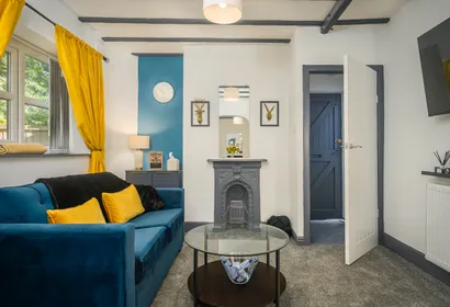 NEW! Stunning Cottage, Sleeps 7, Parking, Smart TV