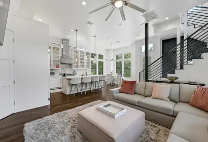 Eunice St Apartment
