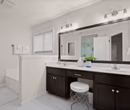 Green Oaks Cir Apartment